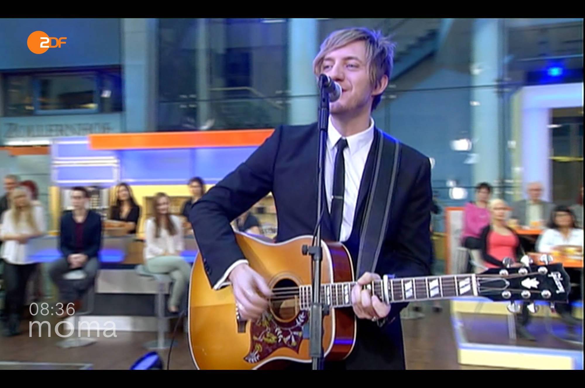 Lee MacDougall singer songwriter british austria solo sänger gitarrist wien Österreich Hochzeitsmusik hochzeitssänger ZDF Moma